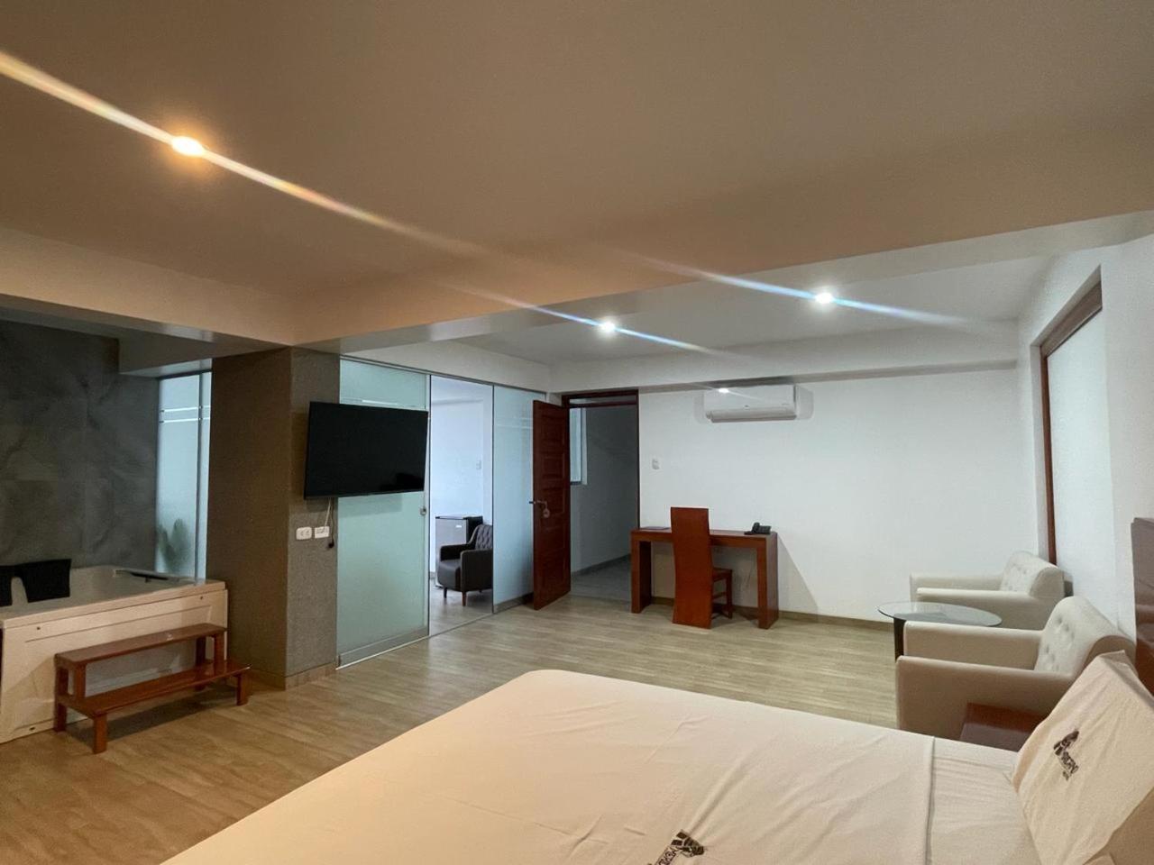 Hotel Americano Jaén Buitenkant foto