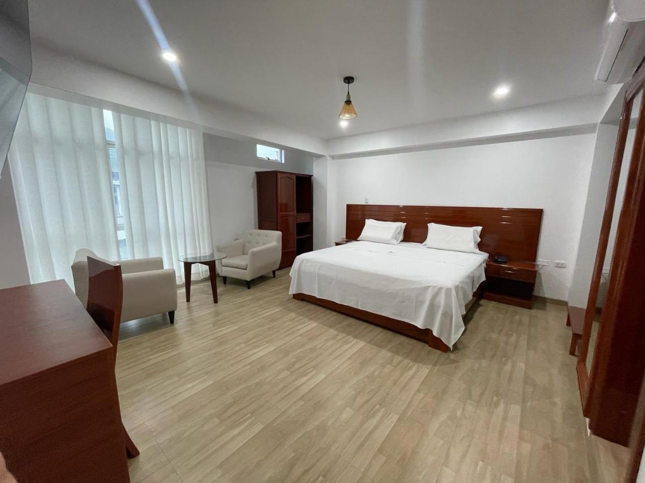 Hotel Americano Jaén Buitenkant foto